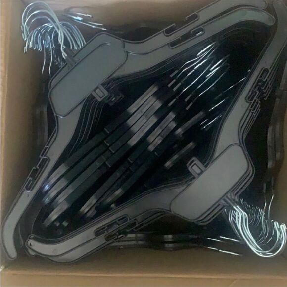 25 Black 17” Plastic Hangers BUNDLE 25 - Picture 4 of 4